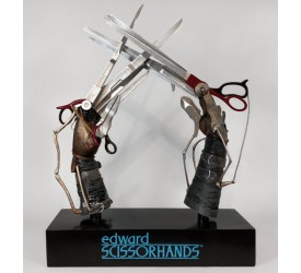 Edward’s Scissorhands prop replica 61 cm